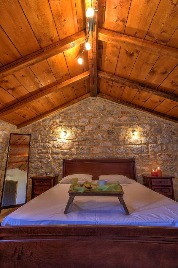 Achelatis Traditional Guest Houses Areópoli Eksteriør bilde